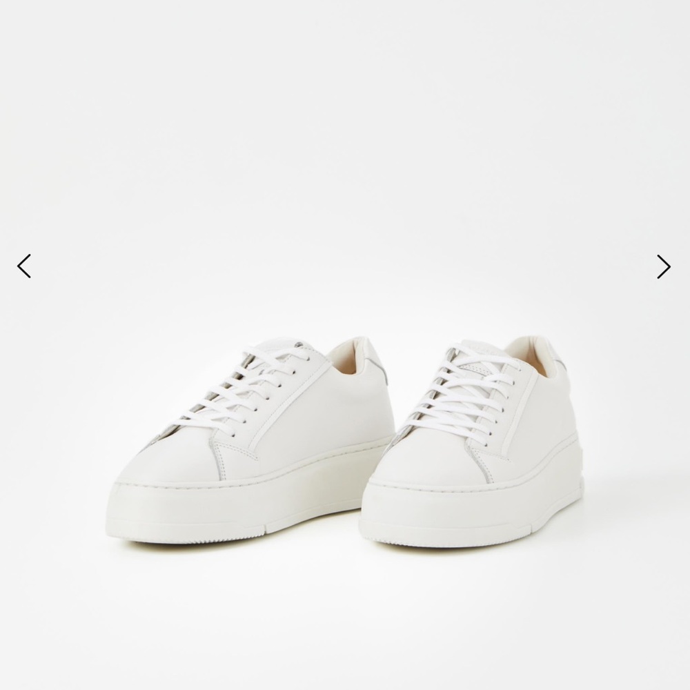 Used vagabond sneakers